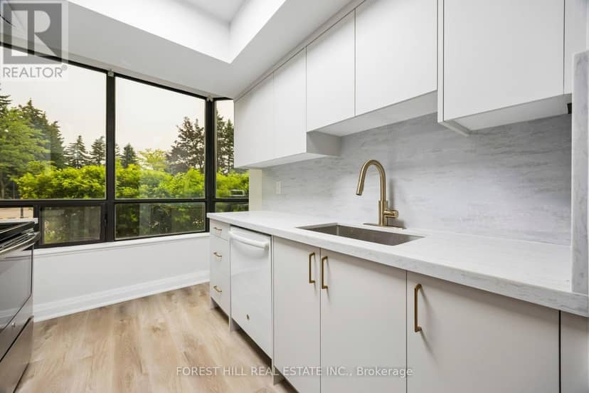 101 - 7420 Bathurst Street — photo 5 of 14