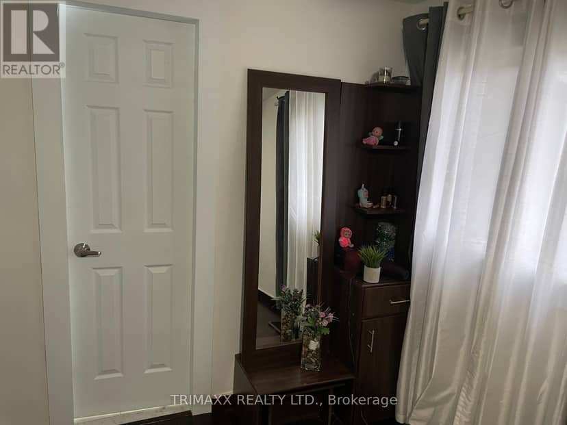 1086 Canfield Crescent — photo 18 of 22