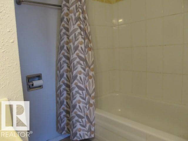 5608-5610 47 ST — photo 27 of 40