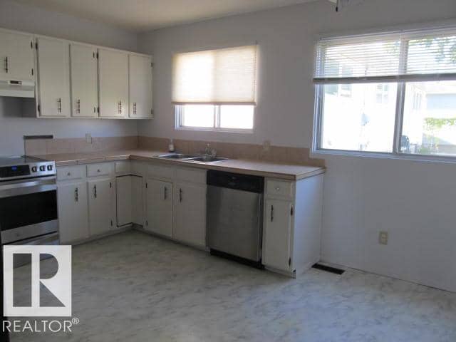 5608-5610 47 ST — photo 28 of 40