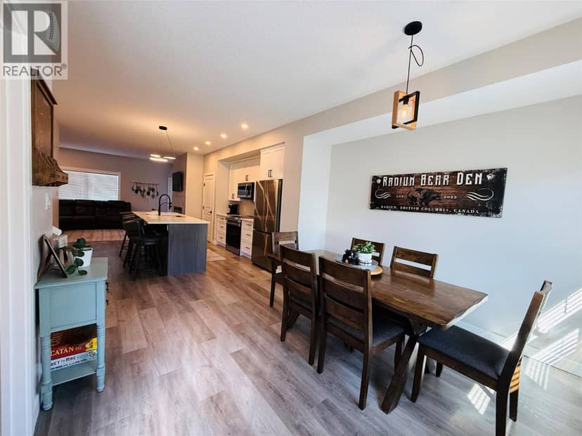 4883 Stanley Street Unit# 2, Radium Hot Springs, photo 2