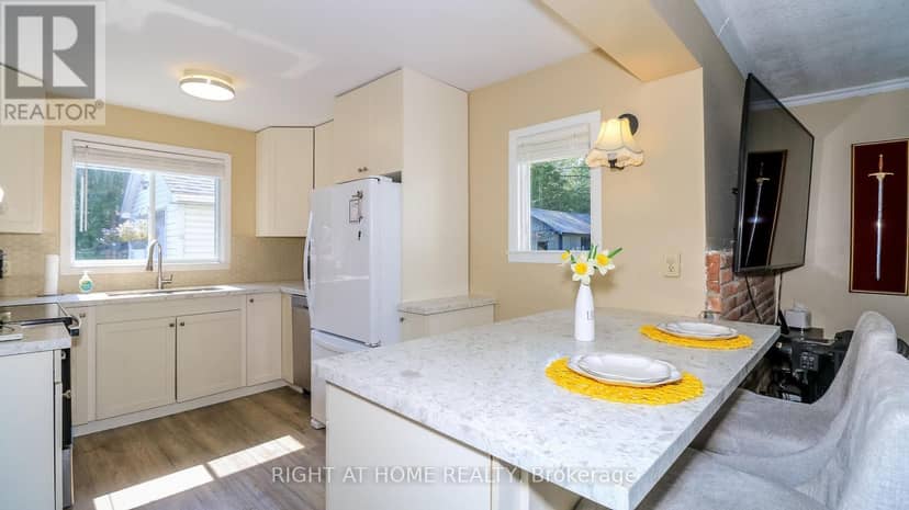 774 James Street — photo 4 of 25