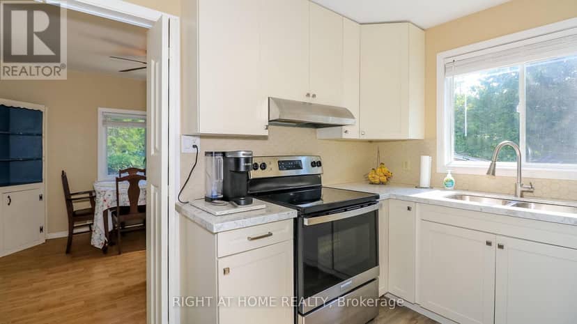 774 James Street — photo 8 of 25