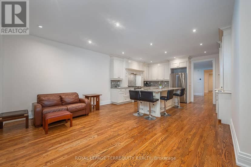 329 Walmer Road — photo 17 of 40