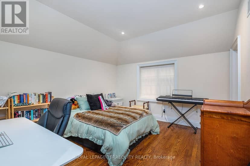 329 Walmer Road — photo 32 of 40