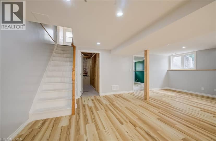 910 WALTON Avenue N — photo 30 of 40