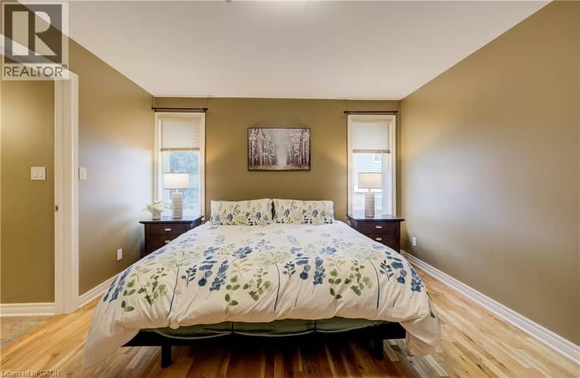910 WALTON Avenue N — photo 21 of 40