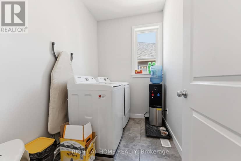 730 Kirkham Crescent — photo 31 of 38