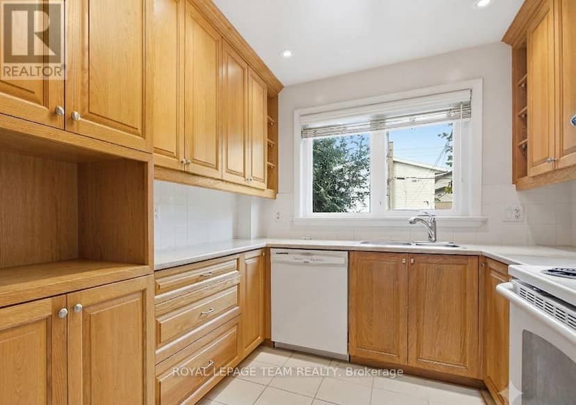 1020 Riddell Avenue S — photo 10 of 34