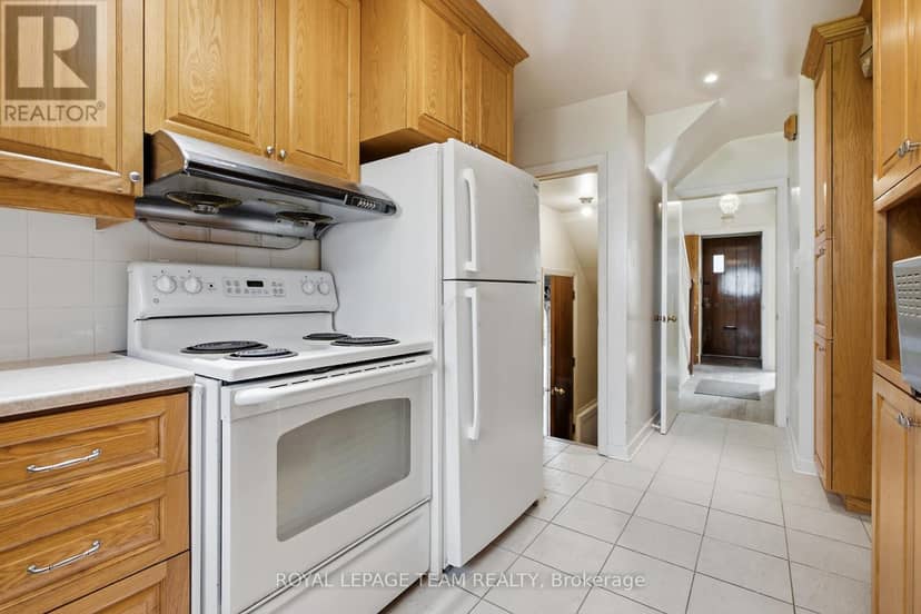 1020 Riddell Avenue S — photo 12 of 34
