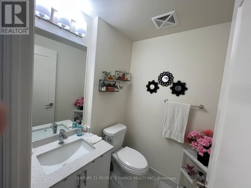 925 - 9000 Jane Street — photo 10 of 23