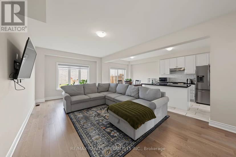 50 Janes Crescent — photo 12 of 40