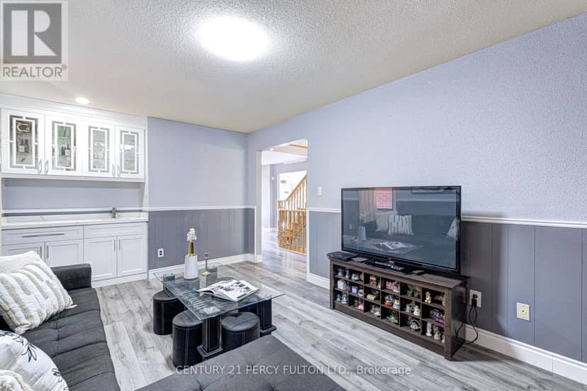 1042 Wetherby Lane — photo 21 of 40