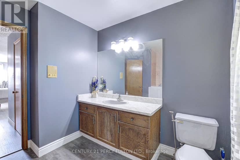 1042 Wetherby Lane — photo 28 of 40