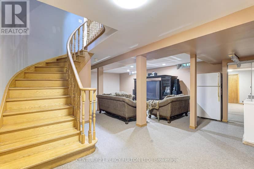 1042 Wetherby Lane — photo 32 of 40