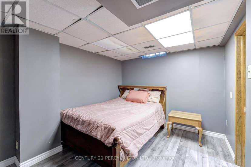 1042 Wetherby Lane — photo 34 of 40