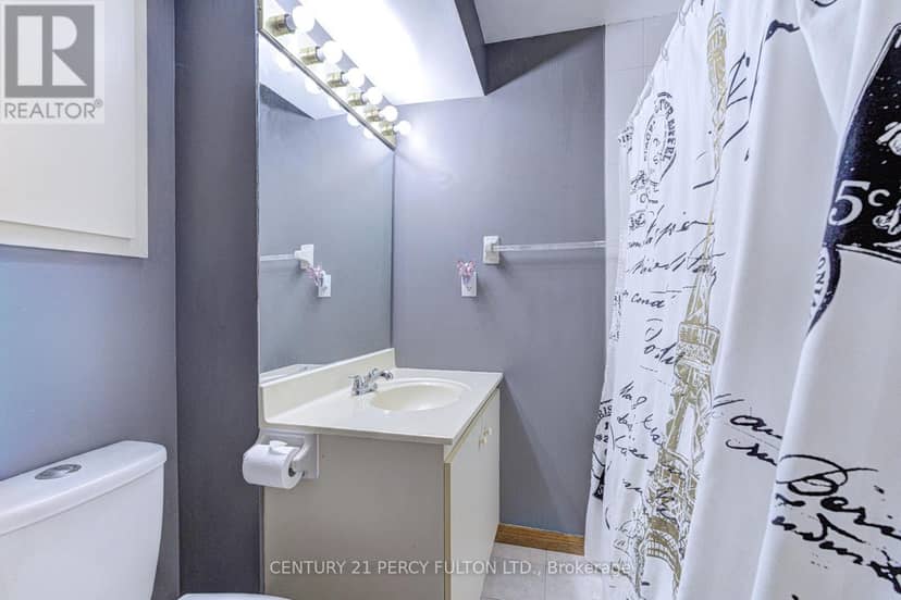 1042 Wetherby Lane — photo 35 of 40