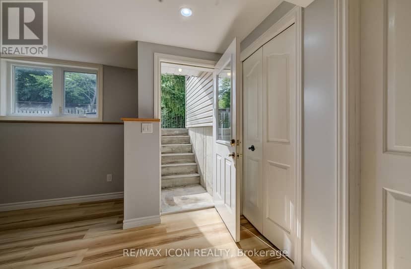910 Walton Avenue N — photo 33 of 40