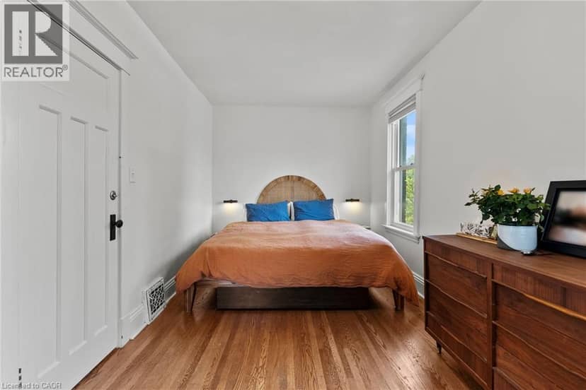 260 STINSON Crescent — photo 19 of 40