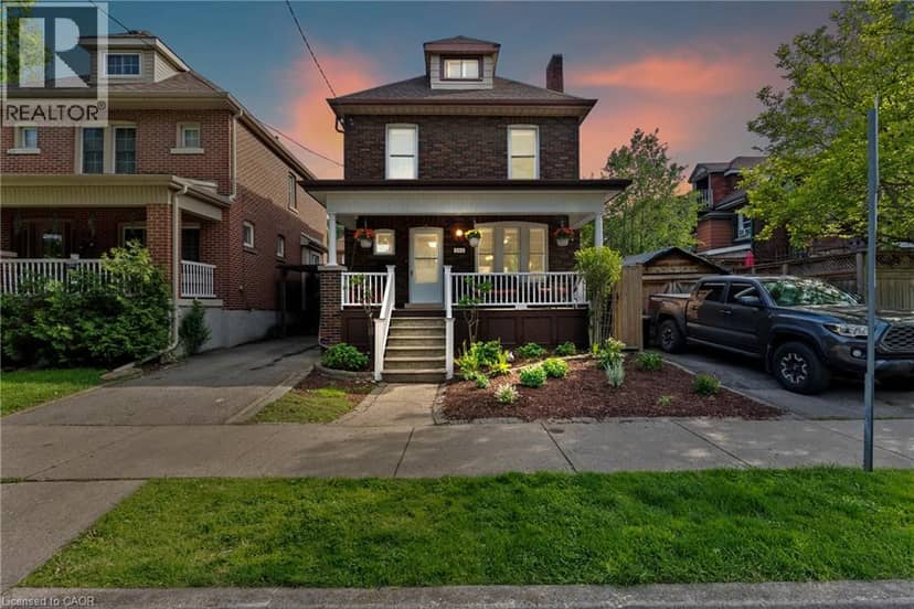 260 STINSON Crescent — photo 2 of 40