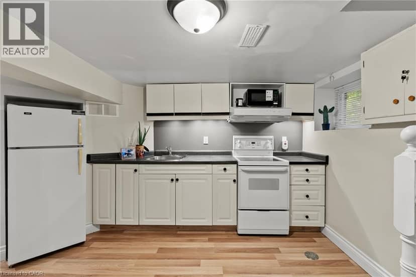 260 STINSON Crescent — photo 31 of 40
