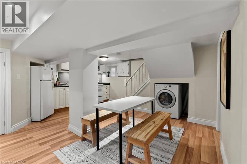 260 STINSON Crescent — photo 33 of 40