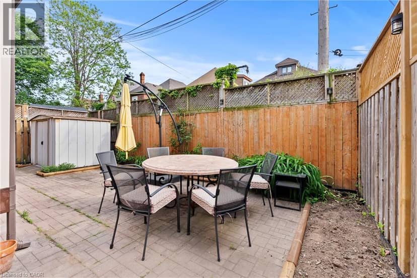 260 STINSON Crescent — photo 40 of 40