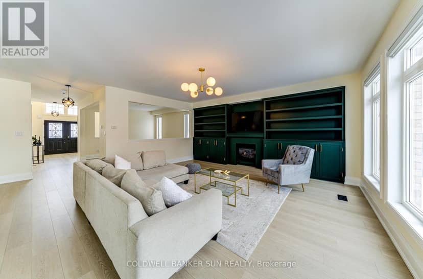 33 Ellis Crescent — photo 9 of 40