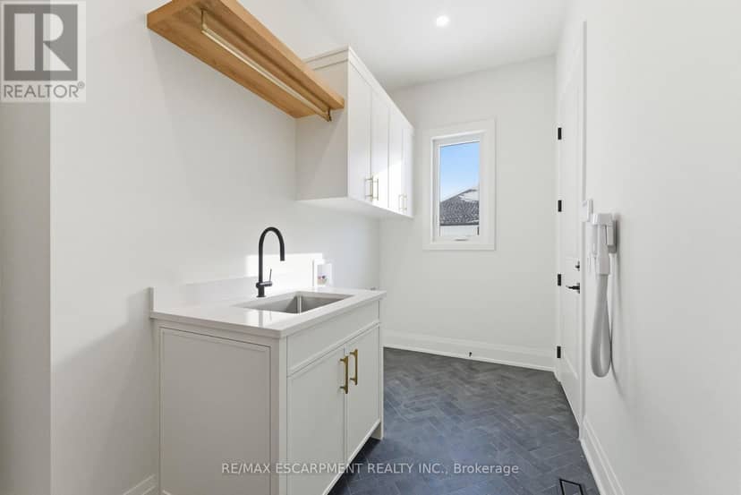 15 Oakley Drive — photo 22 of 38