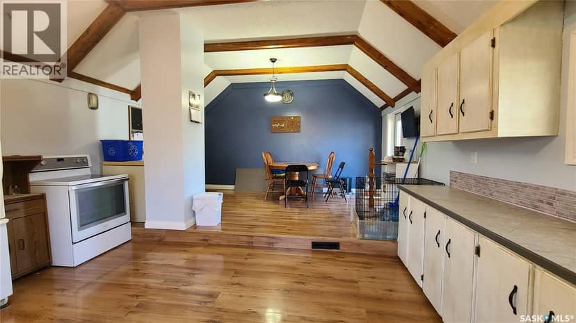 215 Mergens STREET — photo 9 of 39