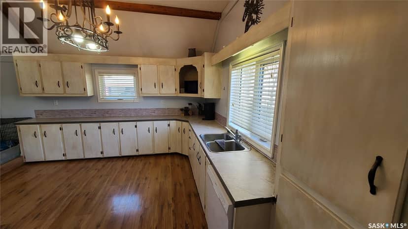 215 Mergens STREET — photo 7 of 39