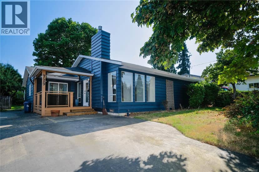 729 Holm Rd, Campbell River