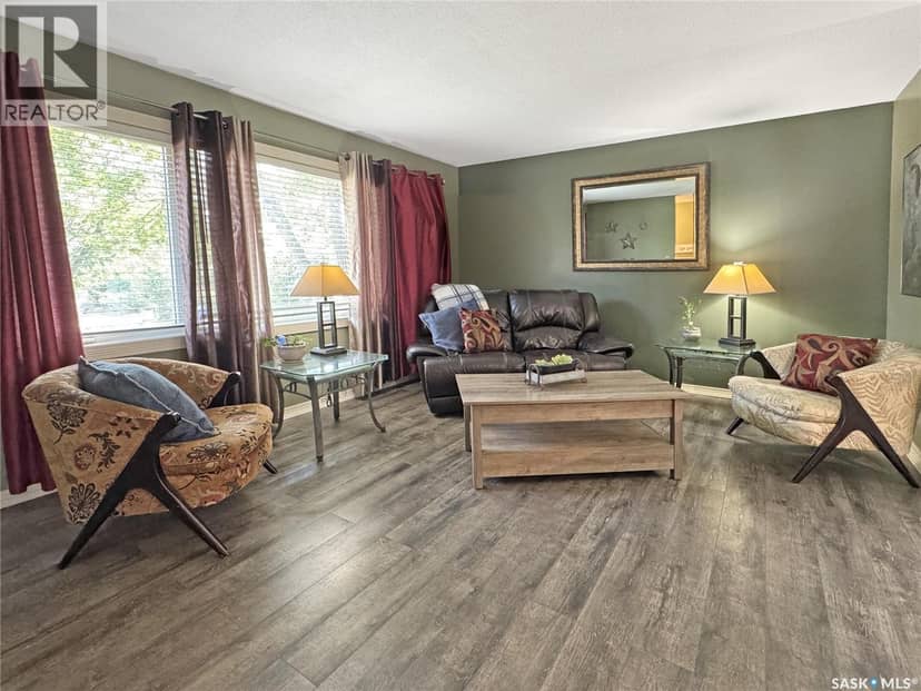 511 101st STREET, North Battleford, photo 2