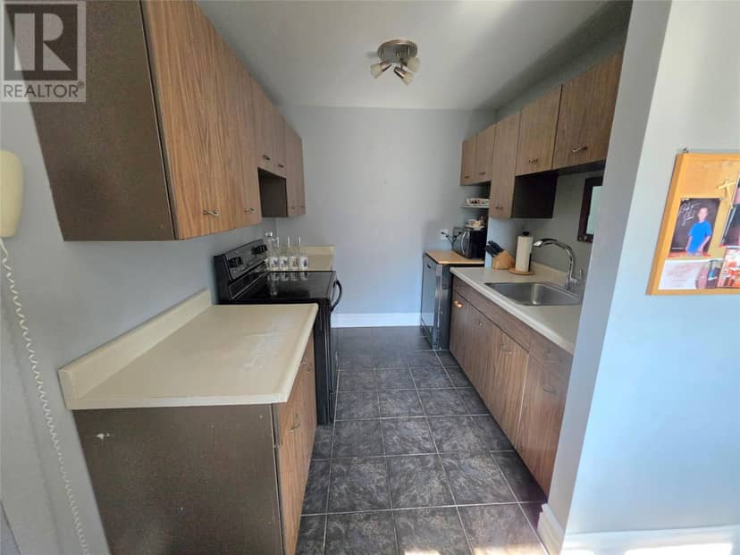 415 Vanier Avenue, Labrador City, photo 8