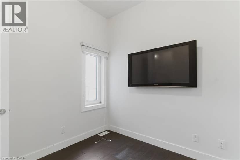 2000 MADDEX Way — photo 22 of 40