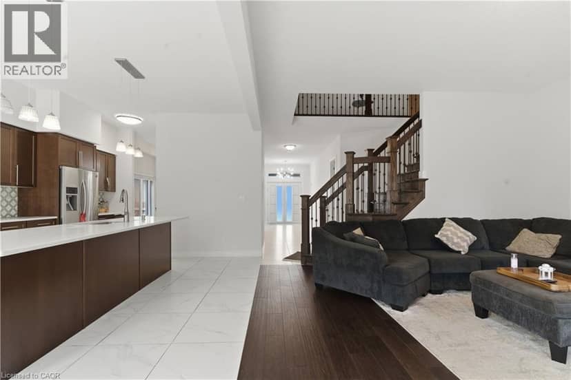 2000 MADDEX Way — photo 9 of 40