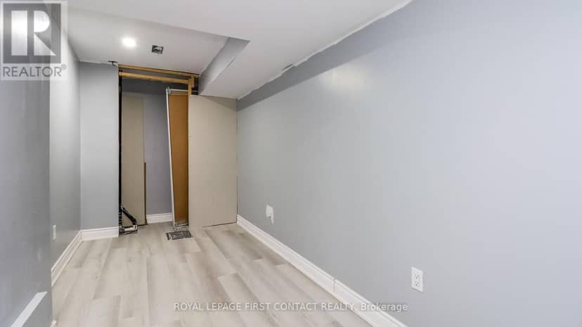 142 Seeley Avenue — photo 37 of 40