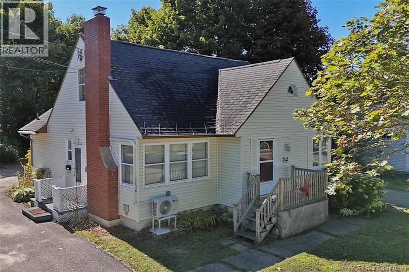 242 Highland Avenue — photo 5 of 40