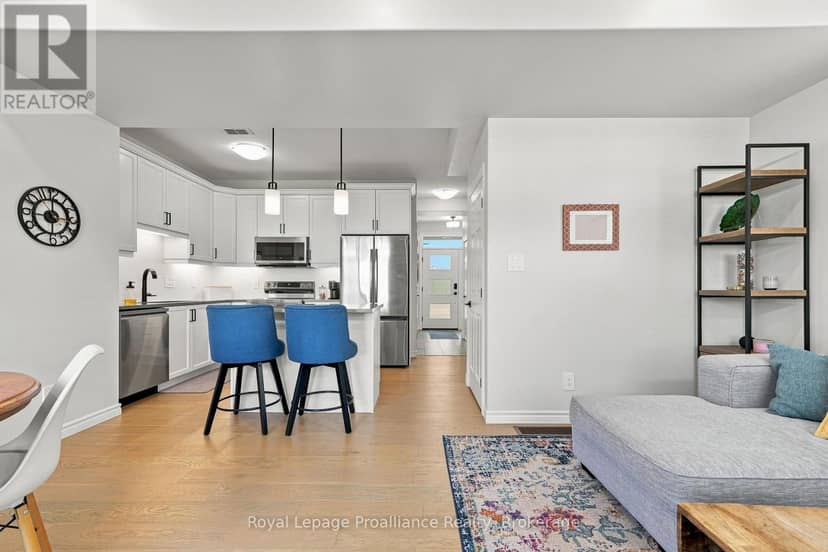 14 Otonabee Street — photo 8 of 30