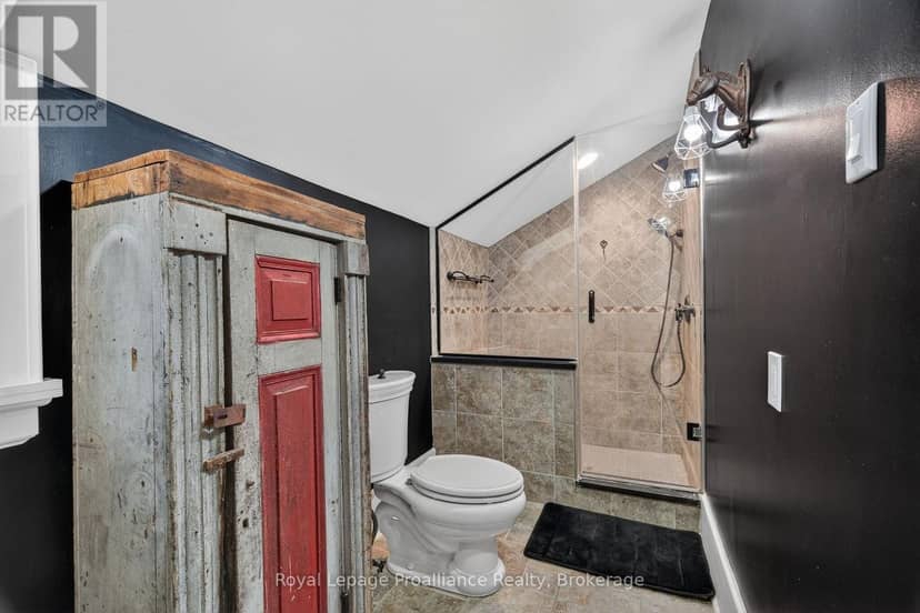 7802 Piccadilly Road — photo 32 of 40