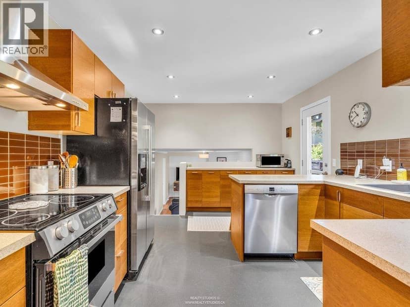 999 53A STREET, Delta, photo 2