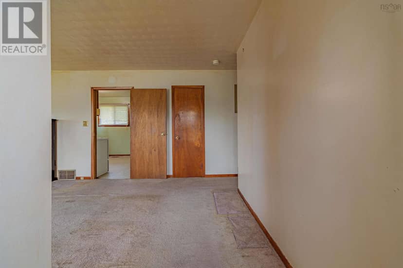 11 Tamarac Drive — photo 10 of 28