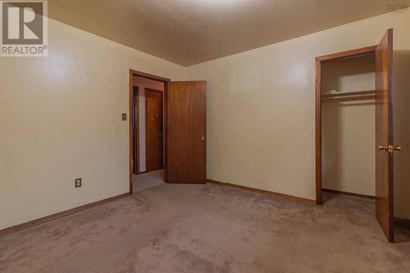 11 Tamarac Drive — photo 16 of 28