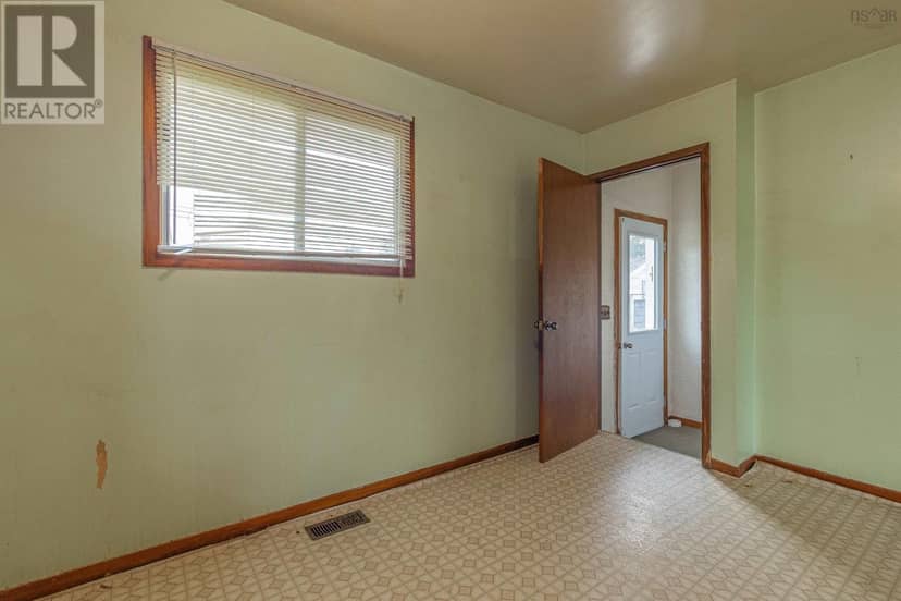 11 Tamarac Drive — photo 19 of 28