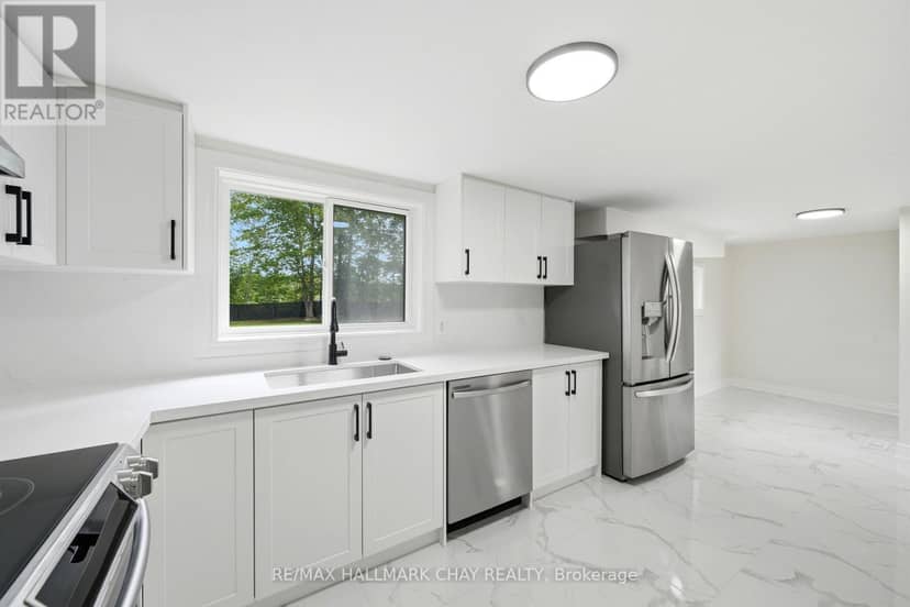 8410 11 Highway — photo 11 of 30