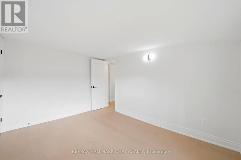 8410 11 Highway — photo 17 of 30
