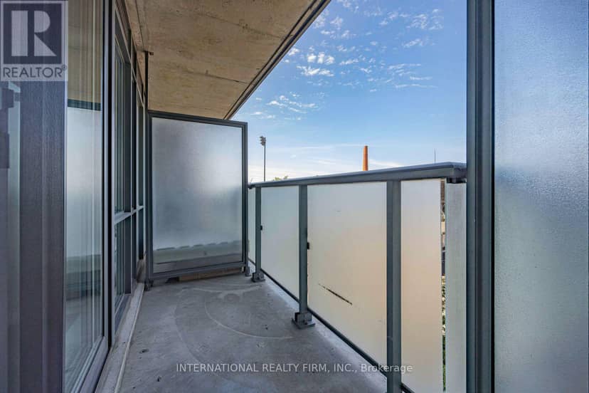 516 - 20 Joe Shuster Way — photo 27 of 33