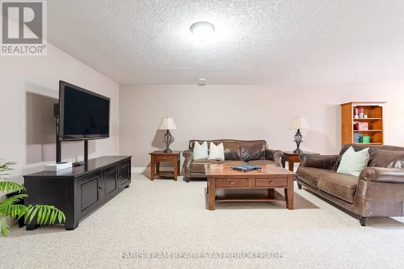 3063 Stone Ridge Boulevard — photo 27 of 40
