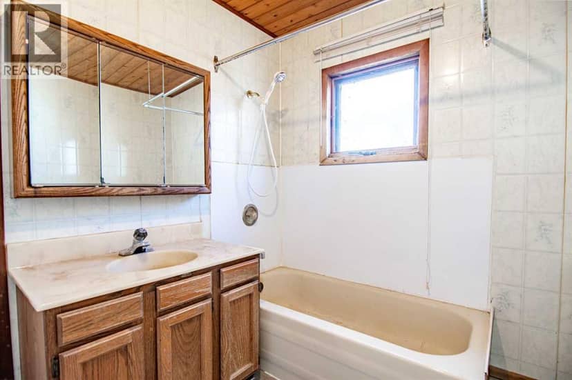 39061 Range Road 220 — photo 15 of 32