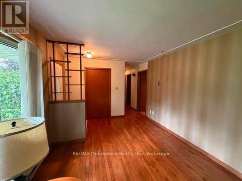 69 Louise Street — photo 15 of 26